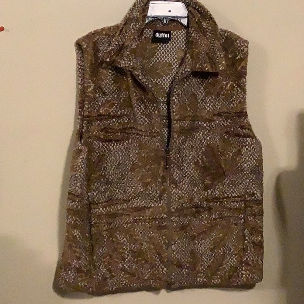 Duffel Vest. Beautiful leaf design. Soft Acrylic/polyester fabric. Sz S